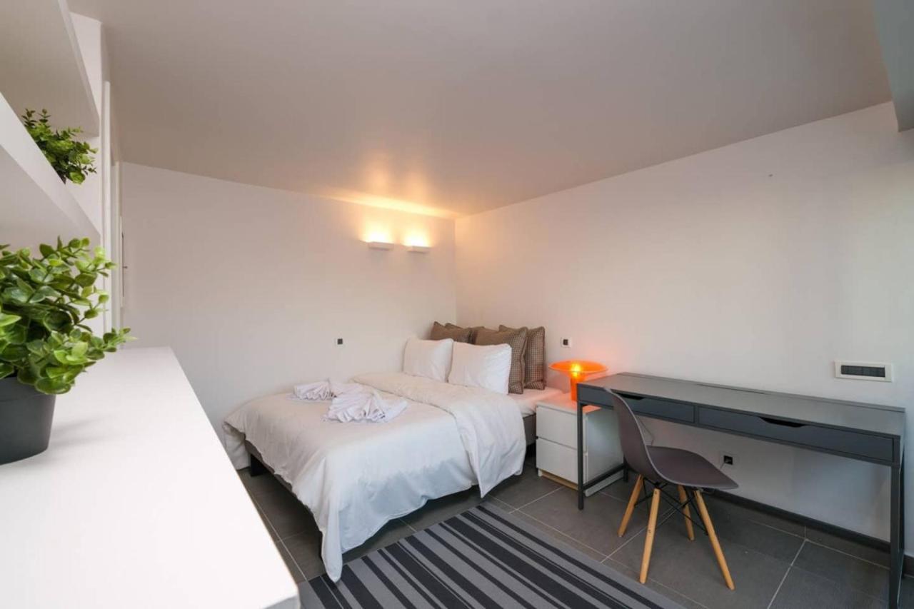 Urban Luxury Homm Apt. In Deinokratous Str. Apartment Athens Ngoại thất bức ảnh