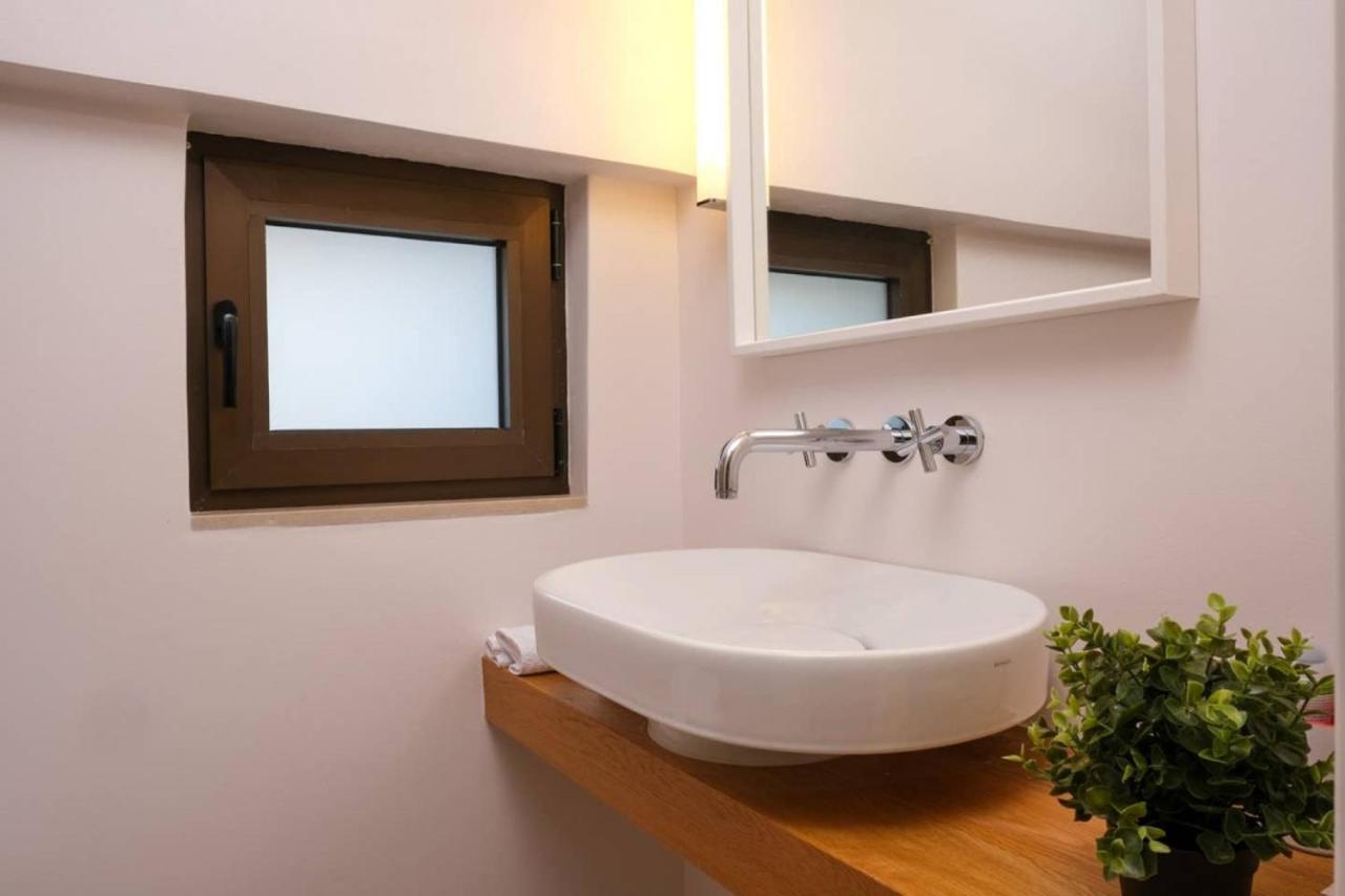 Urban Luxury Homm Apt. In Deinokratous Str. Apartment Athens Ngoại thất bức ảnh