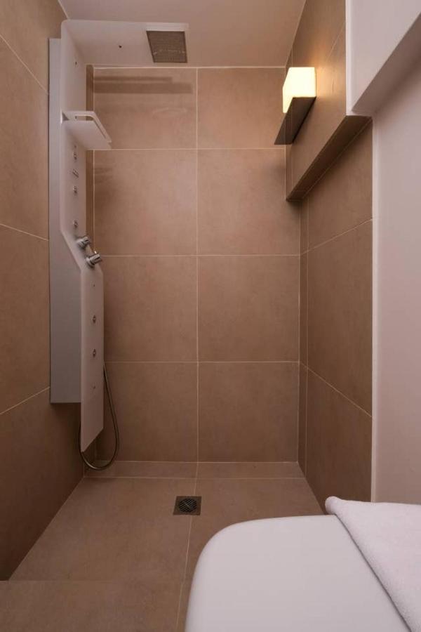 Urban Luxury Homm Apt. In Deinokratous Str. Apartment Athens Ngoại thất bức ảnh